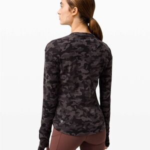 Lululemon Women's Black Camouflage Long Sleeve Top